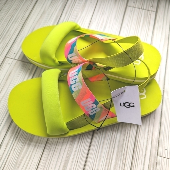 UGG Zuma Sling Slides in Sulfur Green with Padded Strap Big Girls Size 5 - Picture 4 of 9